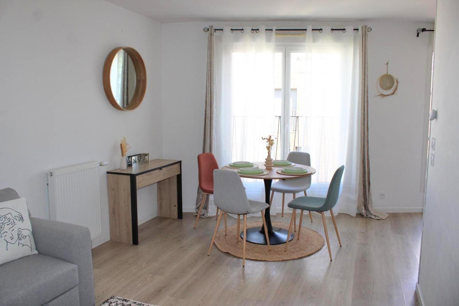 Appartement Elegant Et Lumineux Romainville Luaran gambar